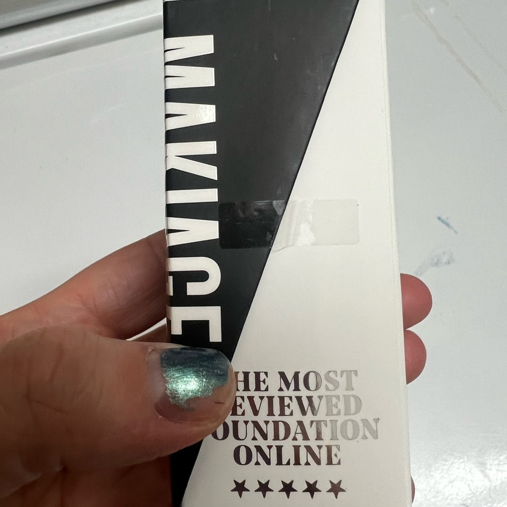 Il Makiage Woke Up Like this foundation 060